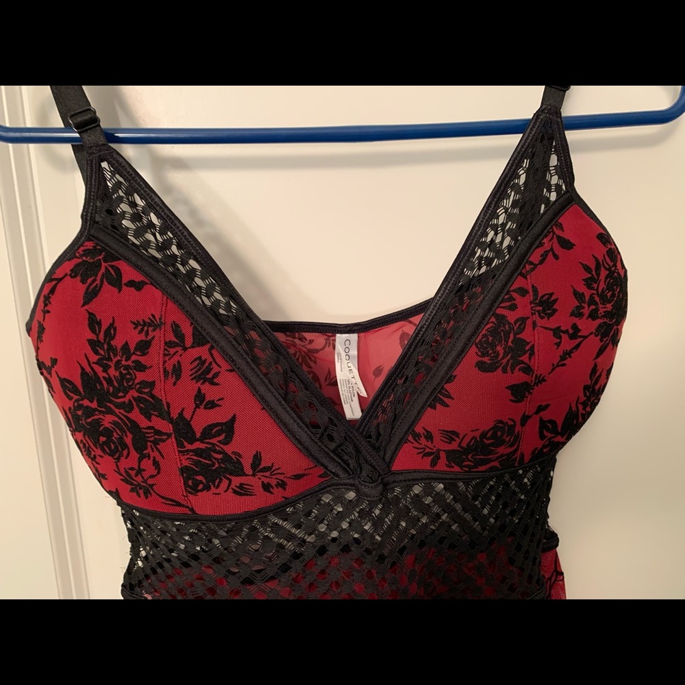 Intimate - Picture 4 of 7